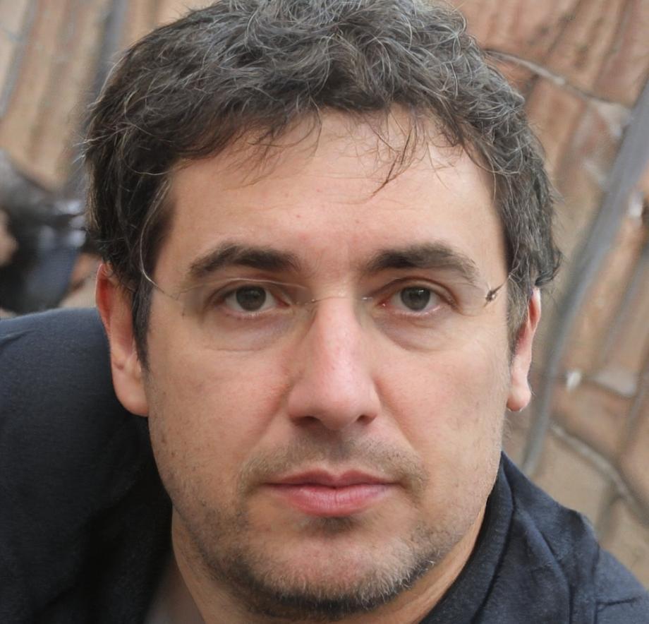 Caspian Thurlow, Senior Investment Analyst